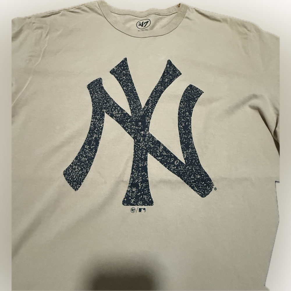 ‘47 Brand Light Tan New York Yankees T-Shirt - Picture 2 of 7